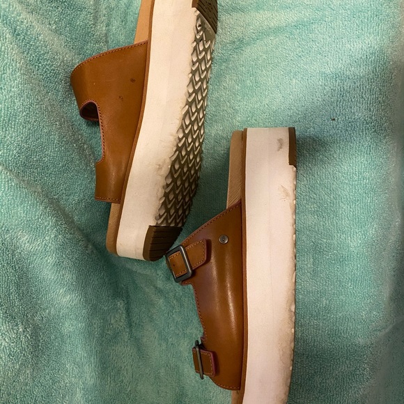 Ugg sandals - Picture 5 of 5